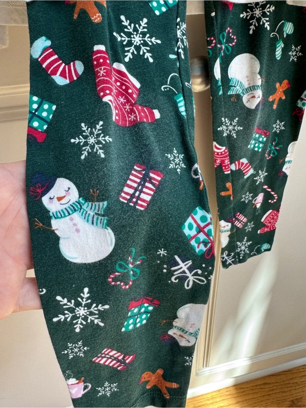 The Children’s Place ~ Christmas Set ~ LS Top and Leggings ~ Girls 4T